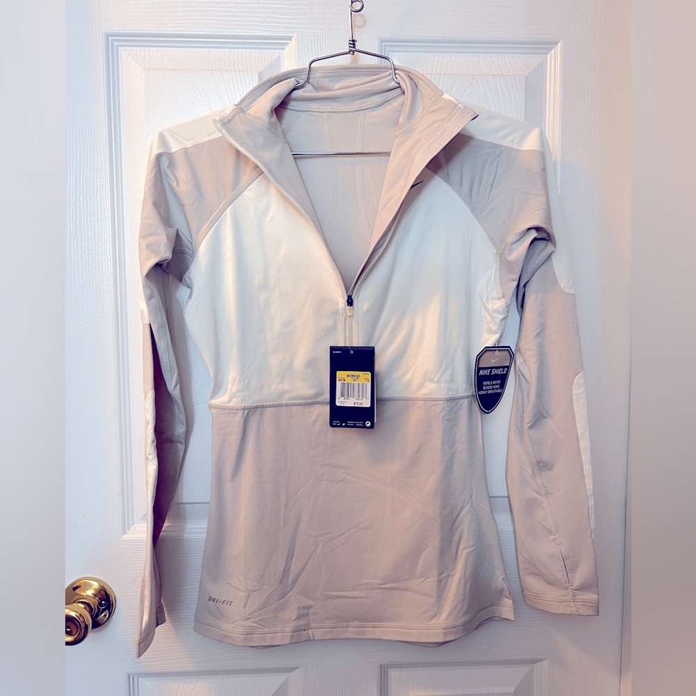NWT Nike Pro Women’s Small 3 Quarter Zip LongSleeve Top